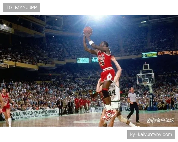 乔丹退役后还在偷偷练投篮？这自律也太离谱了